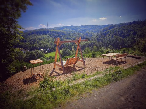 2023 - Pausenstätten Upgrade - aus einer Bank wird eine Schaukel..